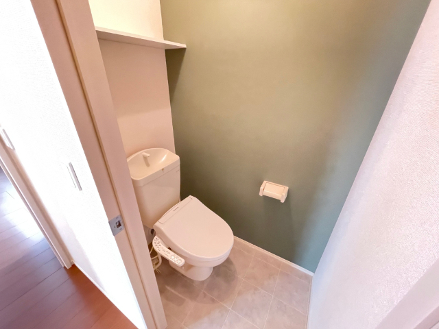 トイレ　温水洗浄便座付きのトイレです