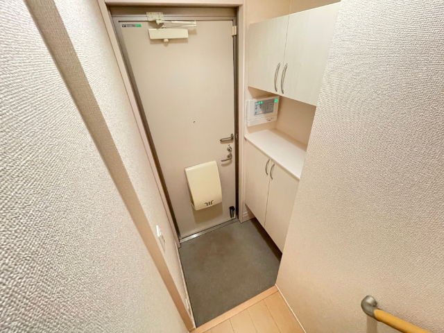 玄関　下駄箱付きの玄関です