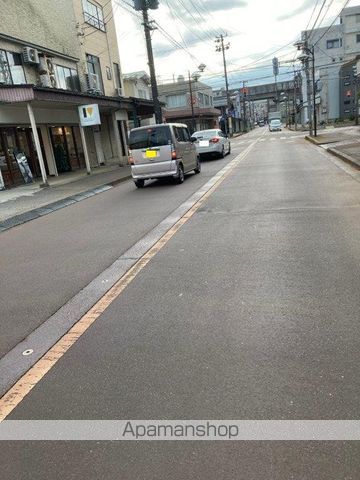 その他　前面道路（その他）まで0m