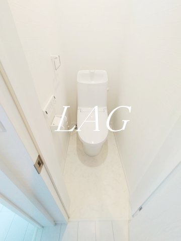 東急目黒線 西小山駅 徒歩10分 3階建 築3年のトイレ写真