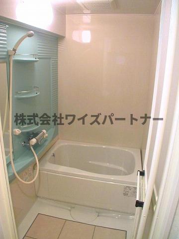 地下鉄七隈線 渡辺通駅 徒歩6分 12階建 築22年の風呂写真