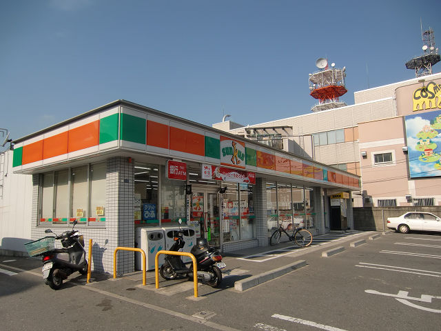 コンビニ　サークルＫ八尾春日町店（コンビニ）まで623m