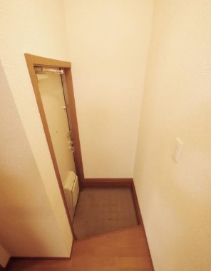 玄関　※別部屋参考写真