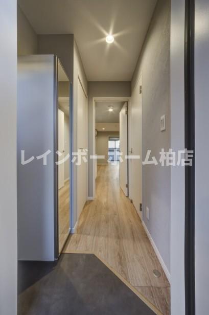 玄関　シューズボックスがあります