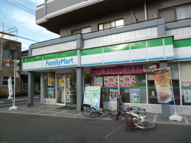コンビニ　ファミリーマート大森南店（コンビニ）まで366m