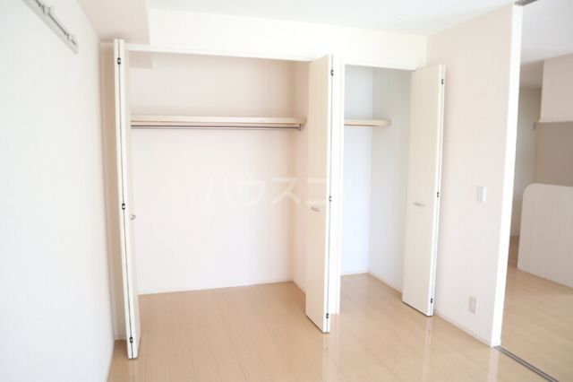 アドラーブル Iの内装写真