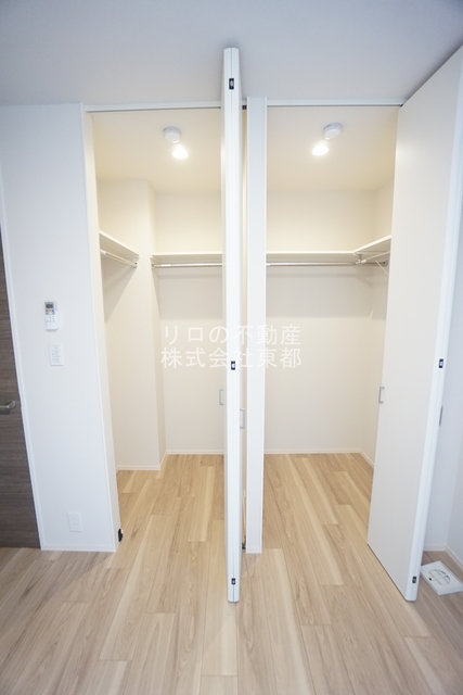 収納　奥行のあるウォークインクローゼットならお荷物多い方でも安心☆