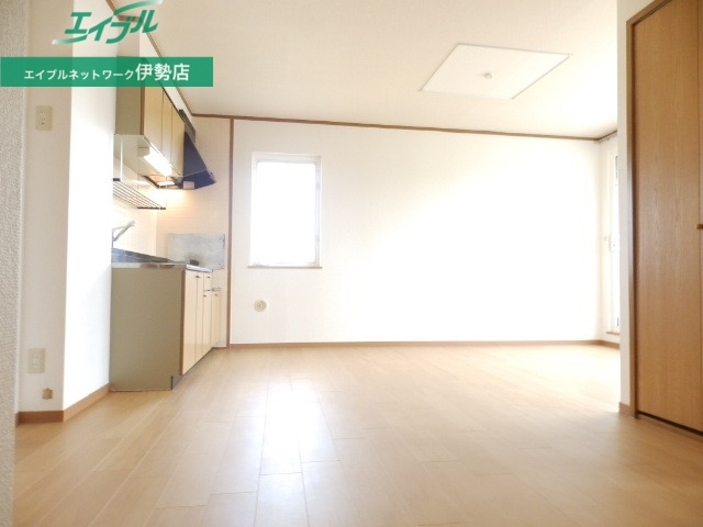 居室・リビング　別部屋反転参考写真です