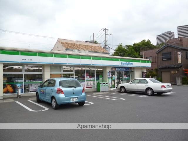 コンビニ　ファミリーマート（コンビニ）まで400m