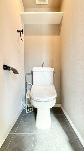東急東横線 祐天寺駅 徒歩10分 4階建 築29年のトイレ写真