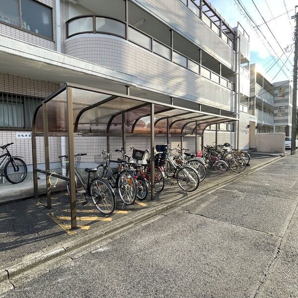 地下鉄鶴舞線 庄内通駅 徒歩10分 4階建 築35年のキッチン写真