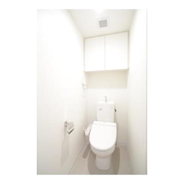 トイレ　※写真は同タイプ住戸です。