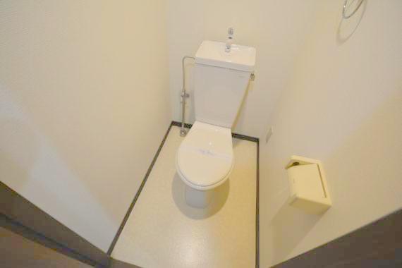トイレ　清潔感のあるトイレは、誰もがリラックスできる空間です。