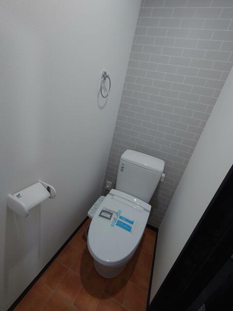 東武伊勢崎線 せんげん台駅 徒歩10分 3階建 築5年のトイレ写真