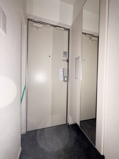 玄関　～同施工会社同商品参考写真～