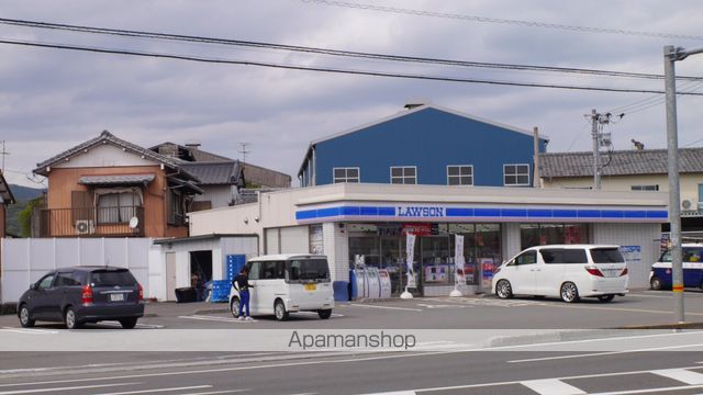コンビニ　ローソン高知大津店（コンビニ）まで463m