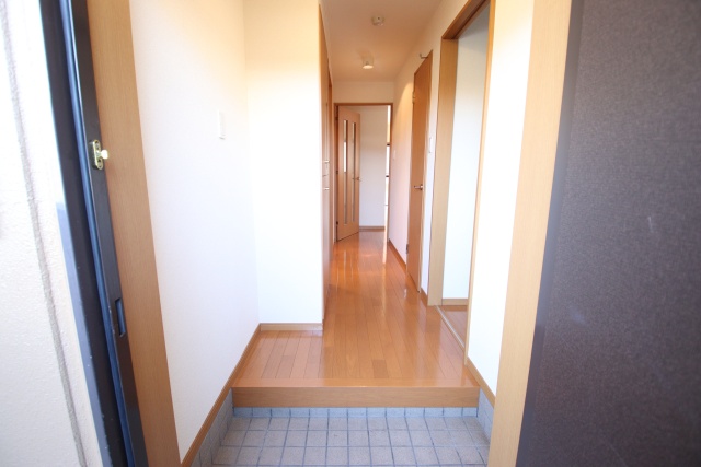 玄関　※別室の参考写真の為、現況優先です。