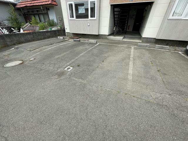 駐車場　駐車場