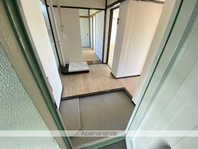 山田池住宅12号棟の玄関写真