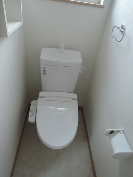阪急宝塚線 服部天神駅 徒歩9分 3階建 築10年のトイレ写真