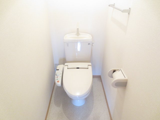 トイレ　別号室の参考写真です。
