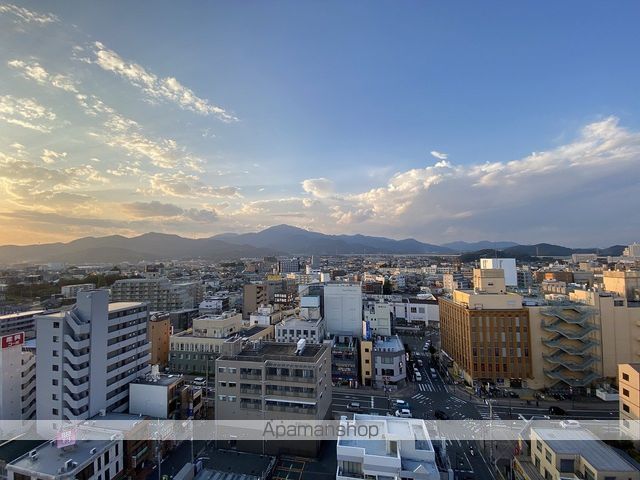 小田急伊勢原駅前マンションの外観写真
