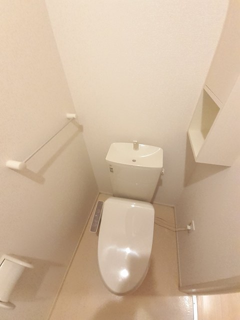 ＪＲ山陽本線 福山駅 徒歩36分 2階建 築10年のトイレ写真
