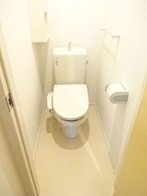 つくばエクスプレス 流山おおたかの森駅 徒歩16分 2階建 築10年のトイレ写真