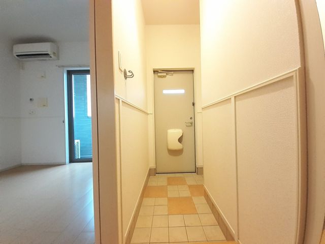 メゾンウィズIIの玄関写真