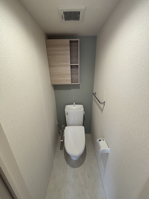 ＪＲ横浜線 矢部駅 徒歩24分 3階建 新築のトイレ写真