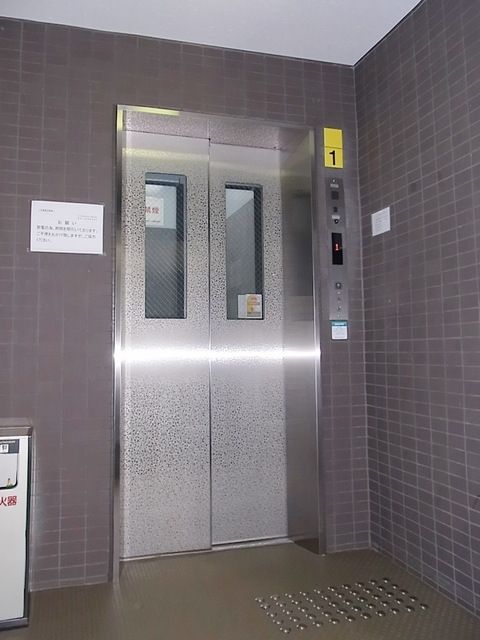 エントランス　★エレベーター★