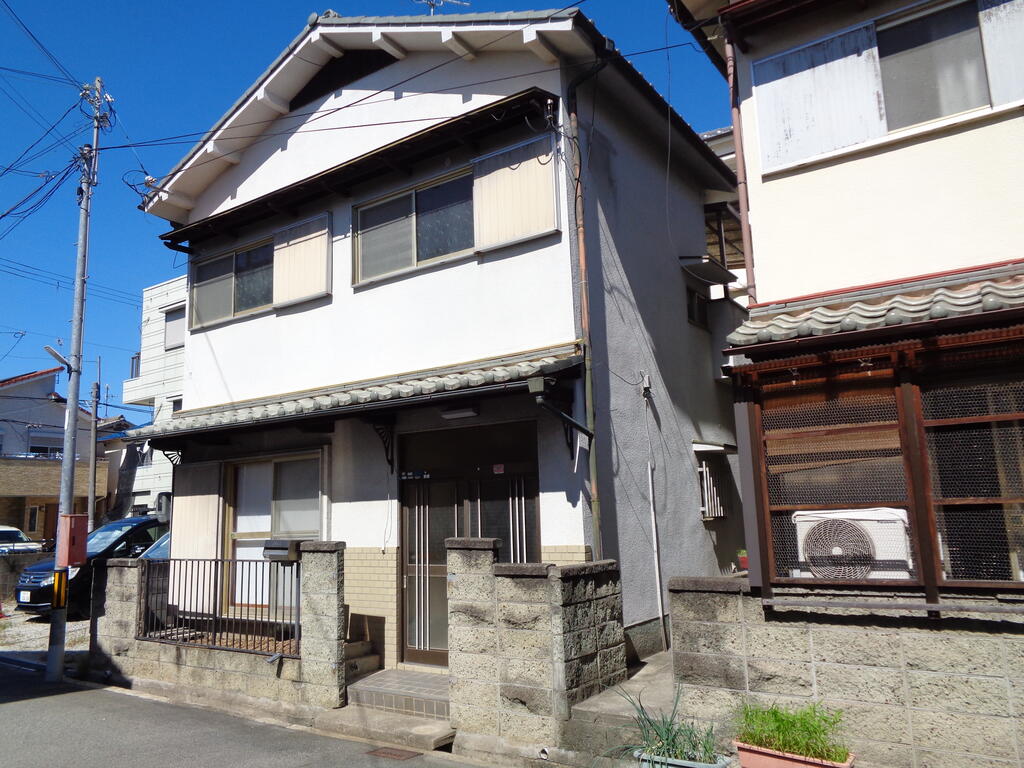 高鷲9丁目一戸建て