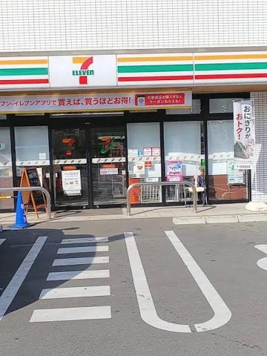 コンビニ　セブンイレブン 戸田市役所南通り店（コンビニ）まで400m