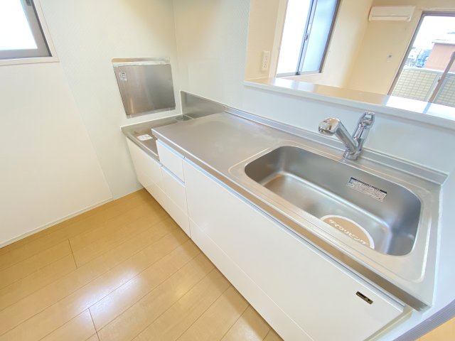 名鉄豊川線 豊川稲荷駅 徒歩14分 3階建 築17年のキッチン写真