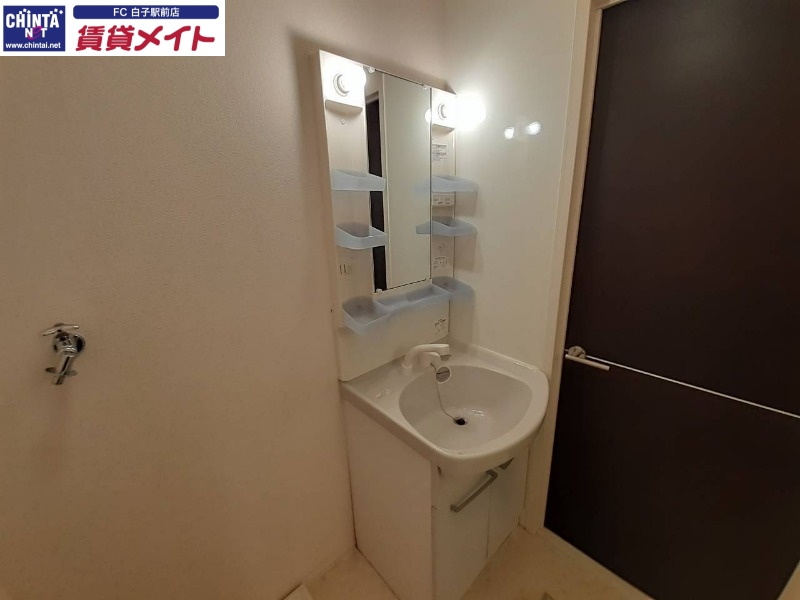洗面設備　同型参考写真