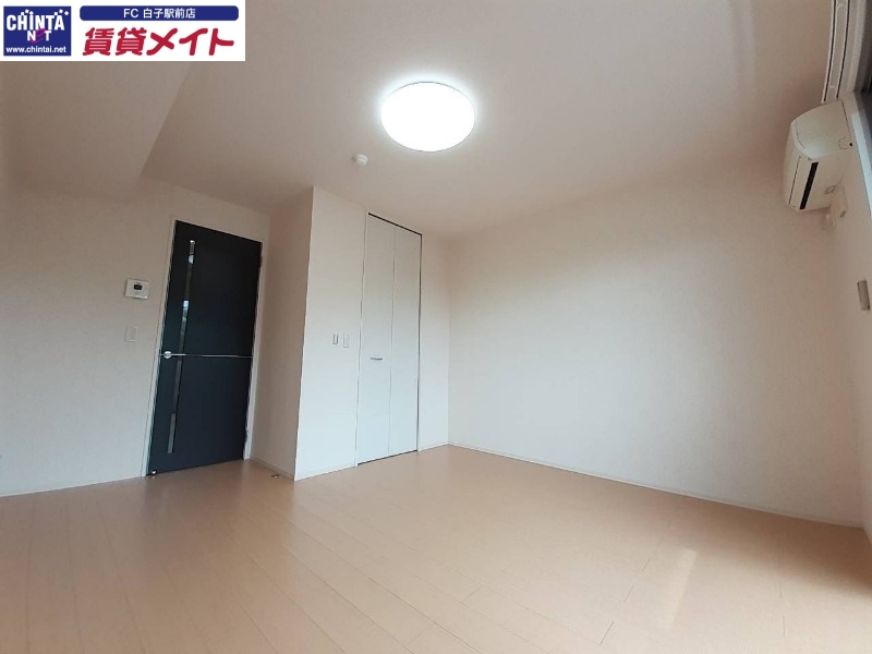 居室・リビング　同型参考写真