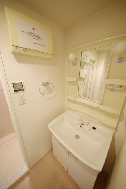 洗面設備　使いやすい洗面所です