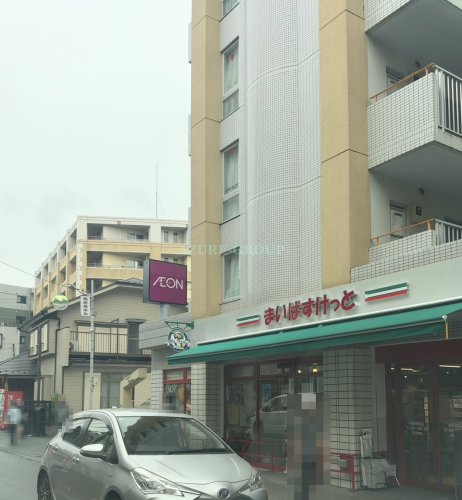 コンビニ　まいばすけっと鴨居駅西店（コンビニ）まで326m