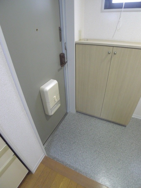 地下鉄名城線 東別院駅 徒歩2分 10階建 築34年の玄関写真