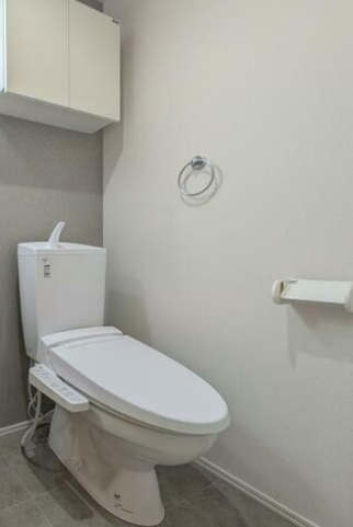 東急田園都市線 溝の口駅 徒歩13分 2階建 築1年のトイレ写真