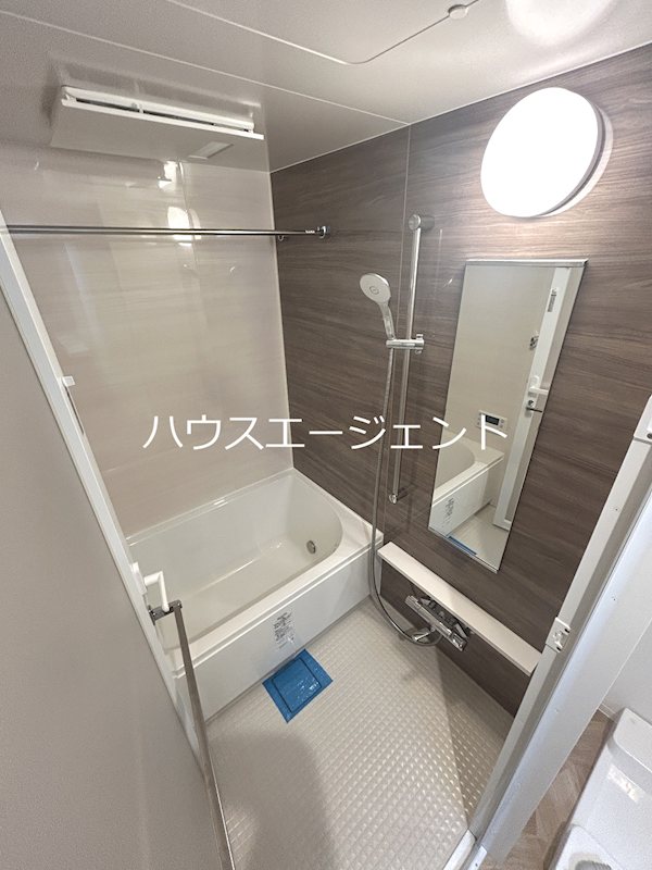バス・シャワールーム　追い焚き機能付きのお風呂です※参考画像