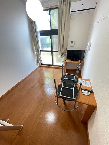 レオパレスフルールの居間写真