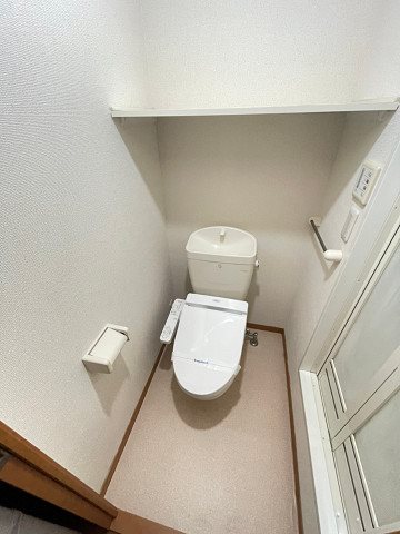 レオパレスフルールのトイレ写真