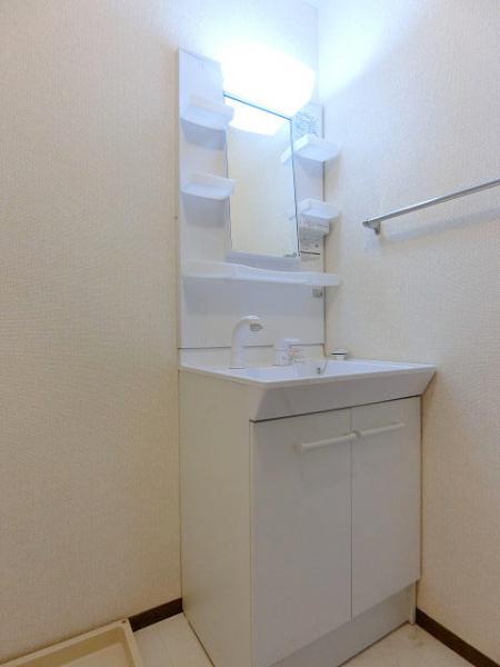 洗面設備　写真は別のお部屋のイメージです。現状優先。