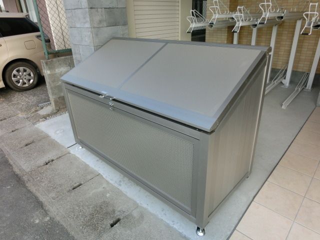 その他　敷地内に共有ゴミ置き場があります。