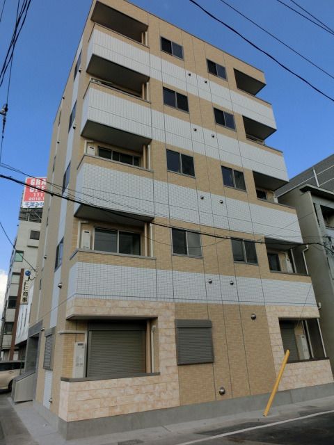 建物外観　２０１３年１１月築のマンション。