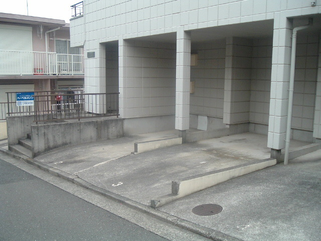 駐車場　敷地内駐車場