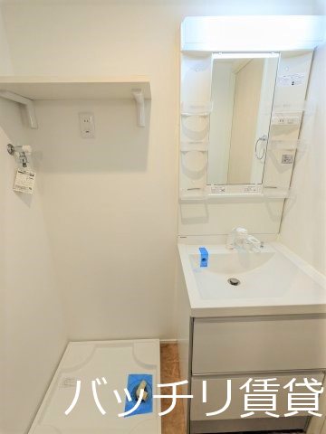 洗面設備　同室タイプ掲載の為現況を優先します。