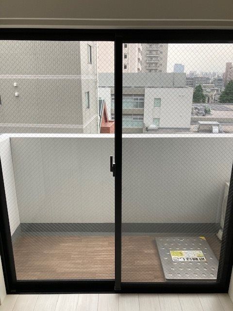 バルコニー　※同タイプの別のお部屋です。