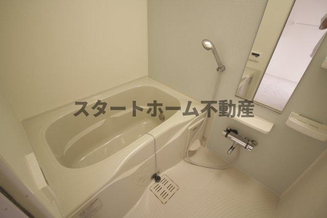 バス・シャワールーム　ゆったり過ごせるお風呂です